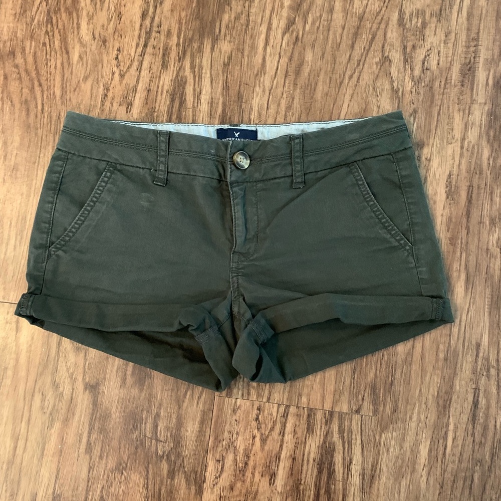 American Eagle Midi shorts